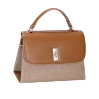 David Jones
CM8293 Sac à main à rabat David Jones

Référence :  CM8293
Dimensions: L 27 × H 18 × P 10 cm
